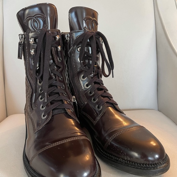Chanel sz 40 combat boots in burgundy/ brown - Picture 2 of 11